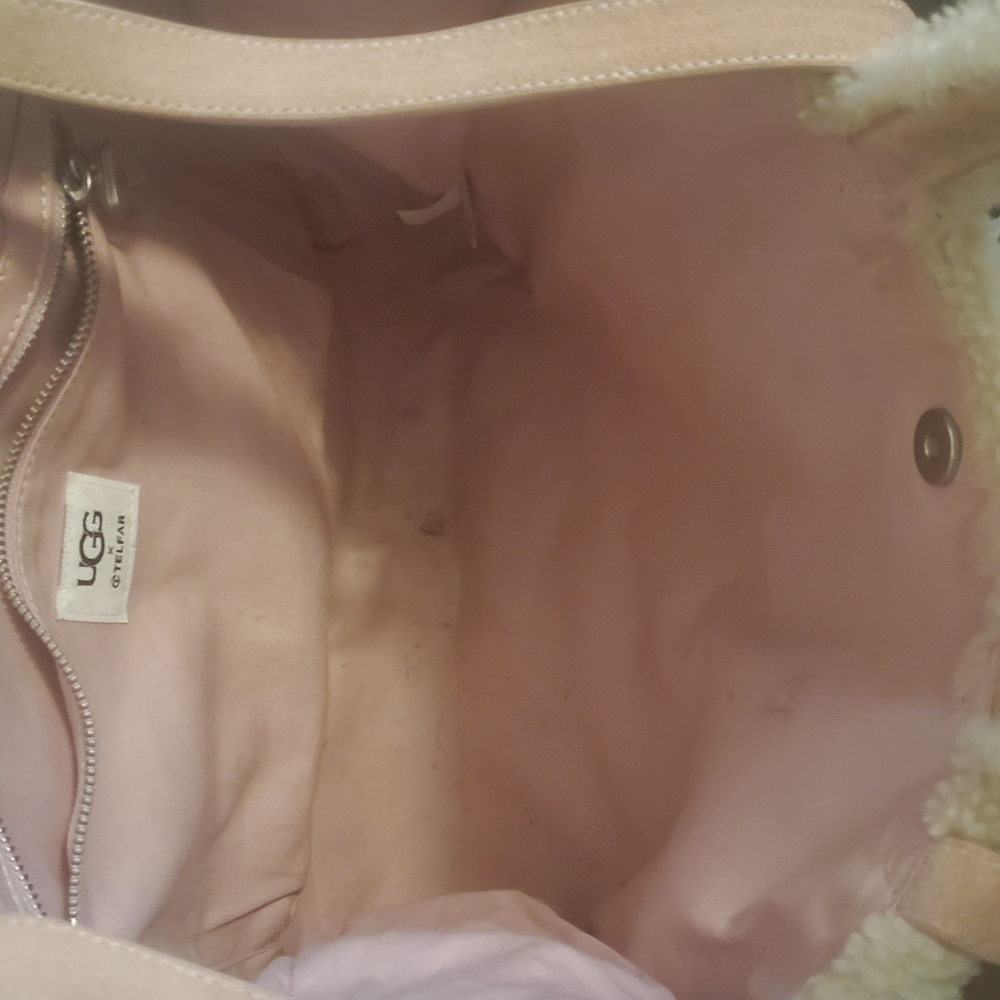 Authentic UGG X Telfar Colab (Very Large) Tote Bag - Picture 15 of 16